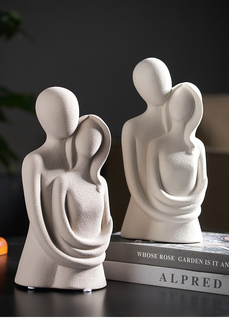 Cuddle Me - Nordic Abstract Embrace Couple Sculpture